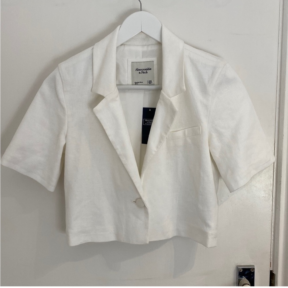 NWT Abercrombie linen cropped short sleeve jacket